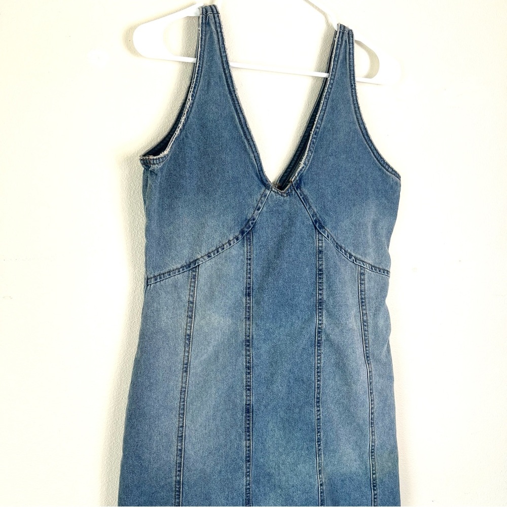 Denim v-neck dress size large - Picture 2 of 6